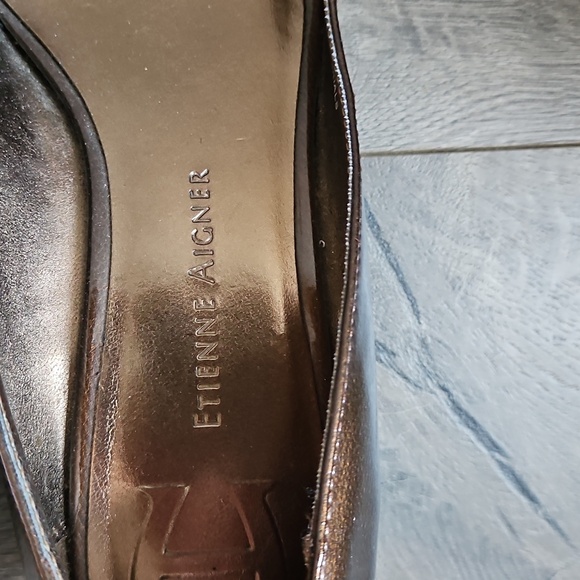 Etienne Aigner - NWOT - Women's Bronze Peep Toe Wedge Heels - Size 8 - Picture 3 of 5